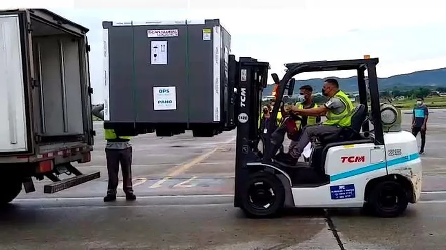 Llega lote de AstraZeneca.