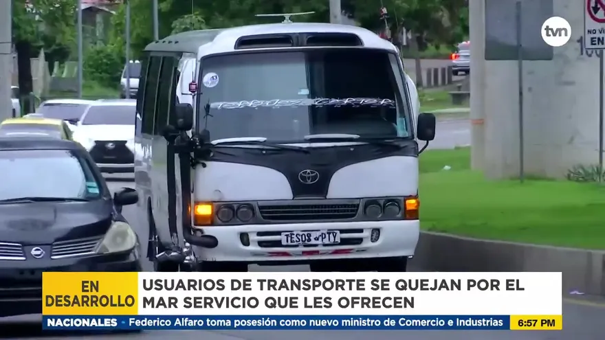 Usuarios se quejan por mal servicio del transporte