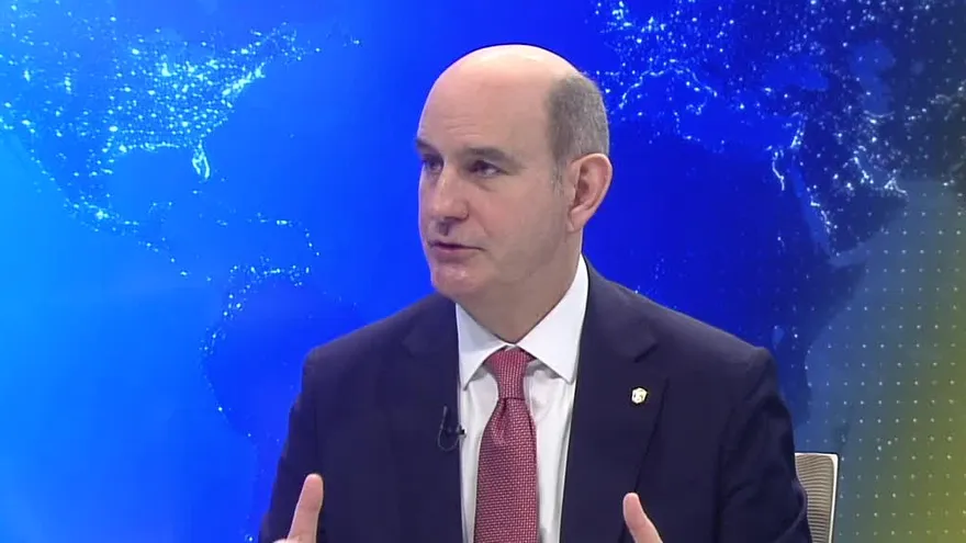 Ministro de Economía, Felipe Chapman se refiere a la reducción de la deuda