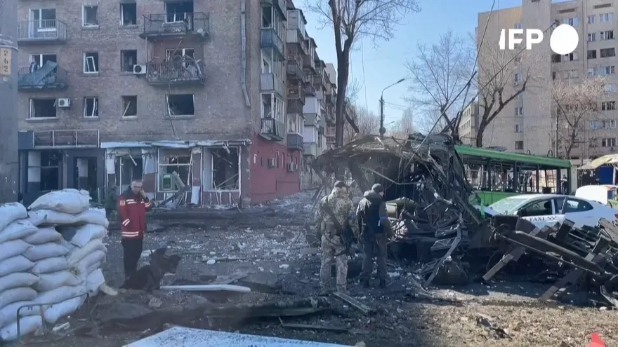 Lunes de bombardeos rusos en Kiev.