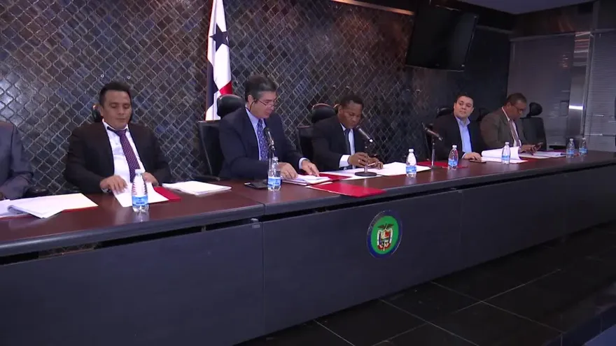 Comisión de Transporte de la Asamblea participará en discusión para reglamentar Uber