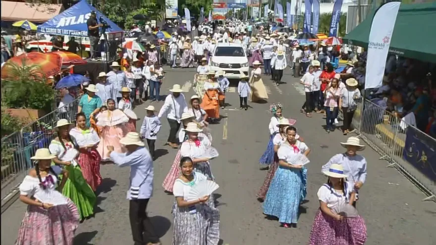 Operativo de seguridad en el Desfile de las Mil Polleras