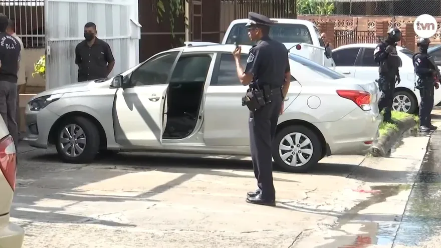 Encuentran vehículo supuestamente usado en robo de Banesco