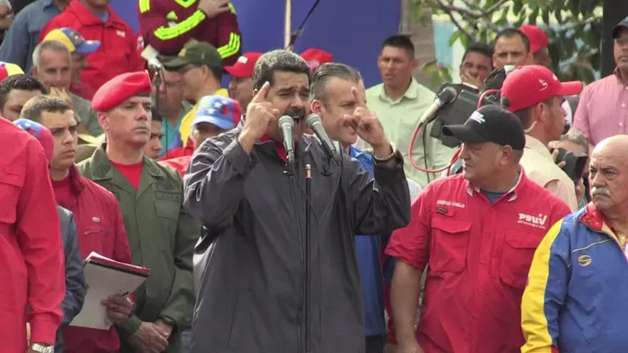 Maduro impulsa nueva Constitución en Venezuela