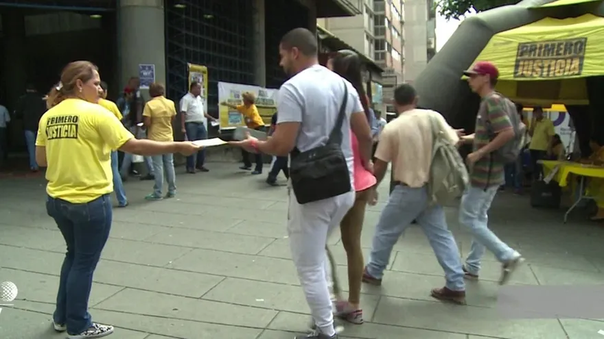 Los "ni - ni" venezolanos deciden en las parlamentarias