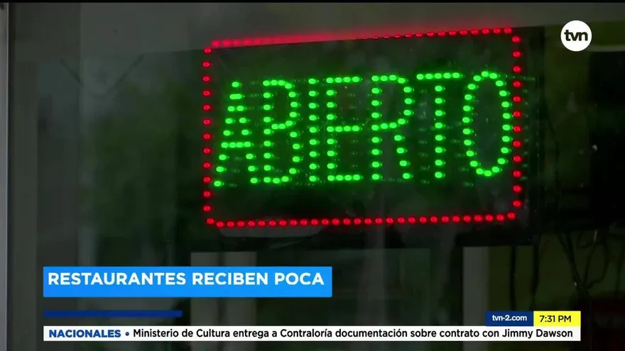 Restaurantes reciben poca clientela en su primer día