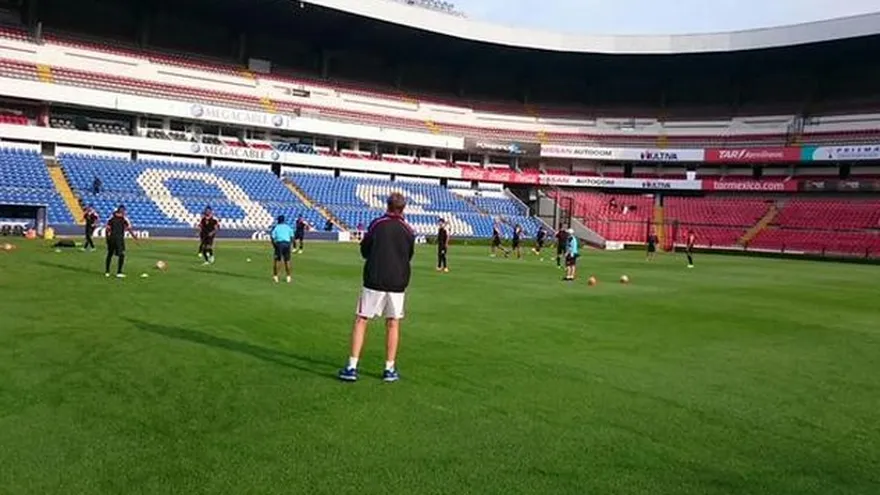 El equipo franciscano durante su entrenamiento en La Corregidora