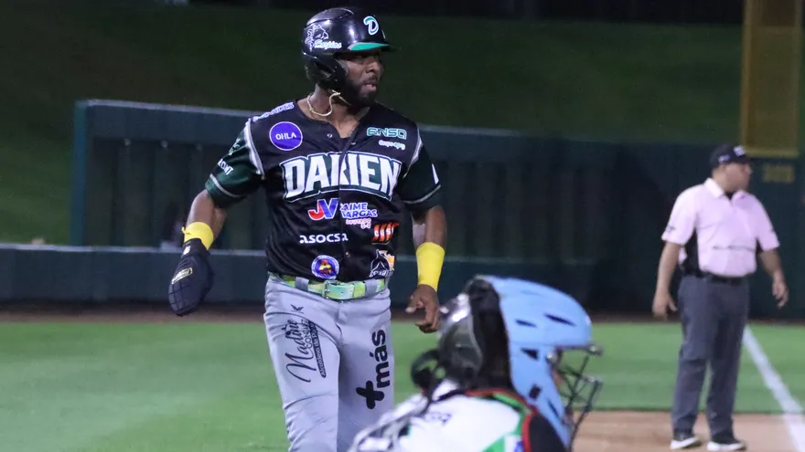 Equipos de béisbol mayor de Darién y Panamá Oeste en acción