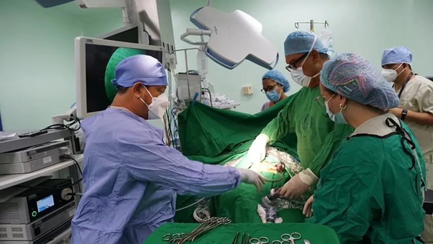 Relizan cirugías oculares en hospital de Aguadulce