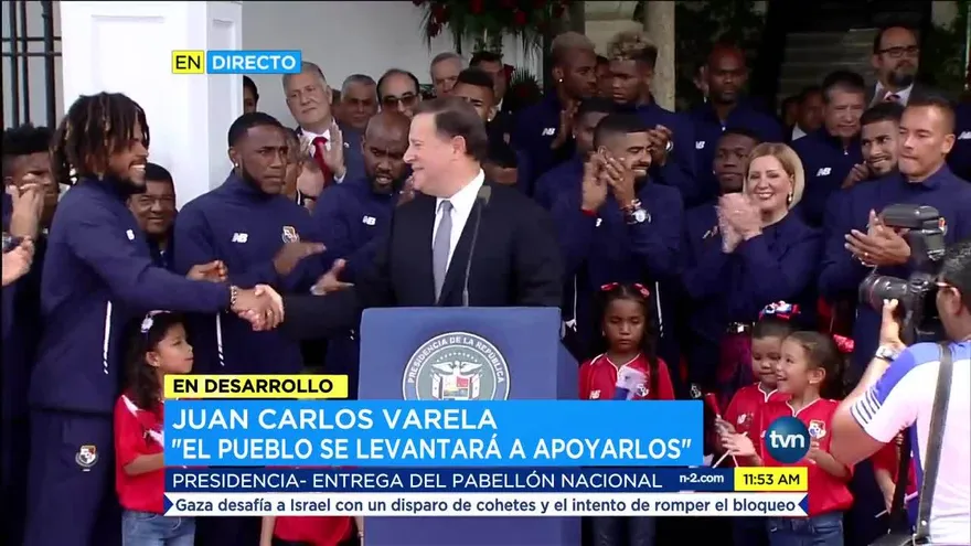 Presidente Varela entrega Pabellón Nacional a la ‘Sele’