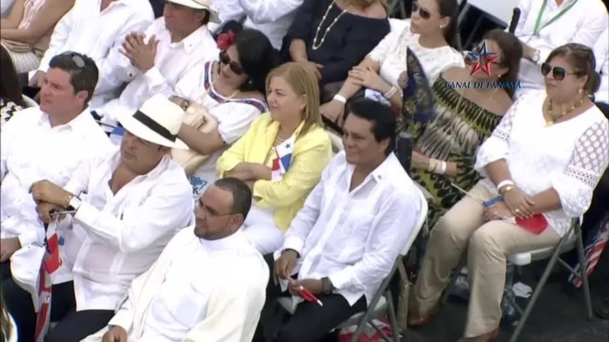 ‘Manos de Piedra’ Durán es reconocido en la apertura del Canal ampliado