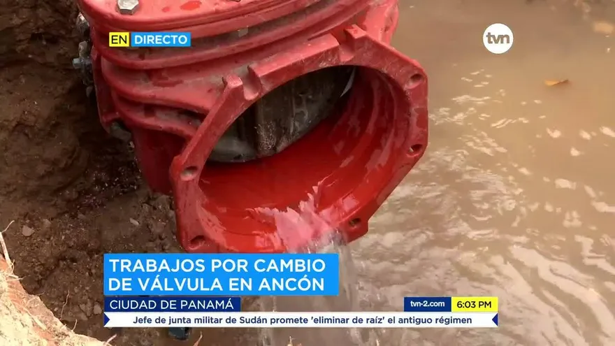 Idaan reemplaza válvula de tubería en Ancón