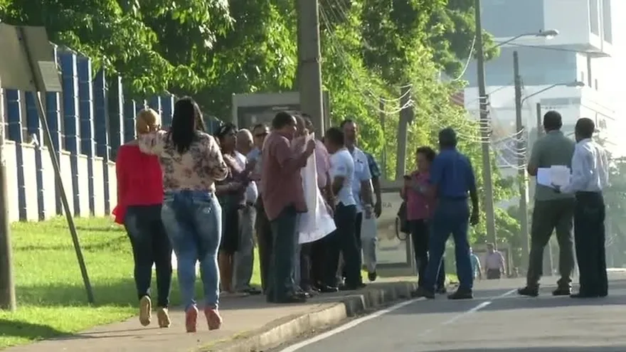 Docentes del Artes y Oficio realizan piquete