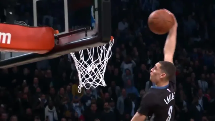 Para recordar El FANTÁSTICO duelo de volcadas entre Zach LaVine y Aaron Gordon del 2016