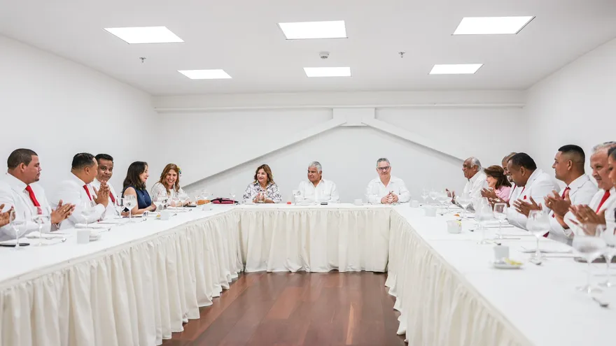 Los representantes de diversos distritos de Colón solicitaron al presidente de la República, José Raúl Mulino, revisar la Ley 404, que establece el plan integral para la provincia, poniendo especial énfasis en la asignación de recursos.