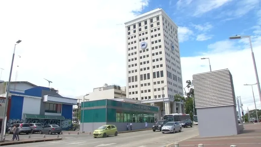 Arosemena confirma que había interés de Martinelli en el préstamo millonario