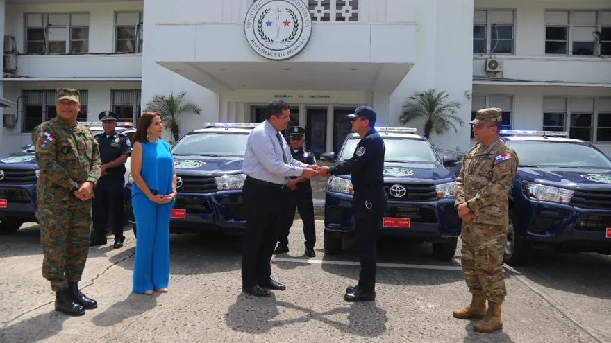 Ministro de Seguridad, Juan Manuel Pino y el director de la Policía Nacional, John Dornheim.