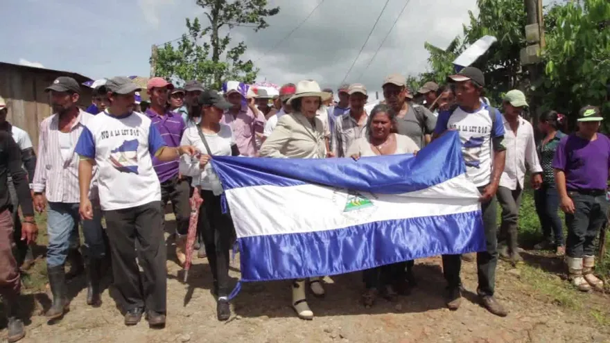 Bianca Jagger lidera marcha campesina contra canal en Nicaragua