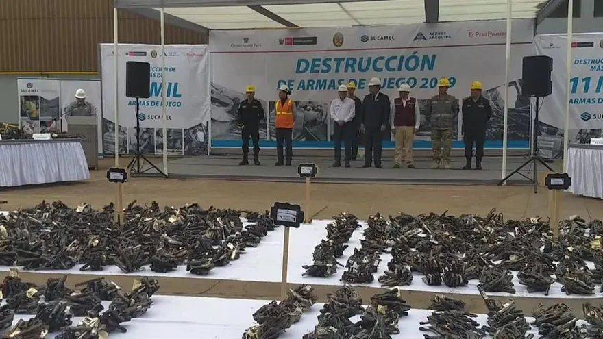 Perú destruye más de 11.000 armas para luchar contra inseguridad ciudadana