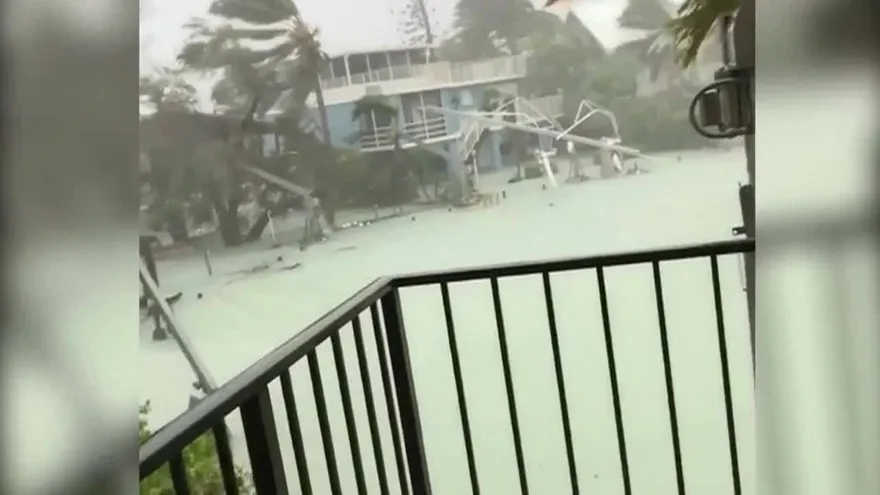 Al menos tres muertos en Florida, azotada por Irma