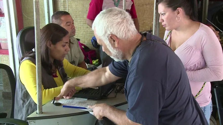 Primer paso hacia revocatorio contra Maduro en Venezuela