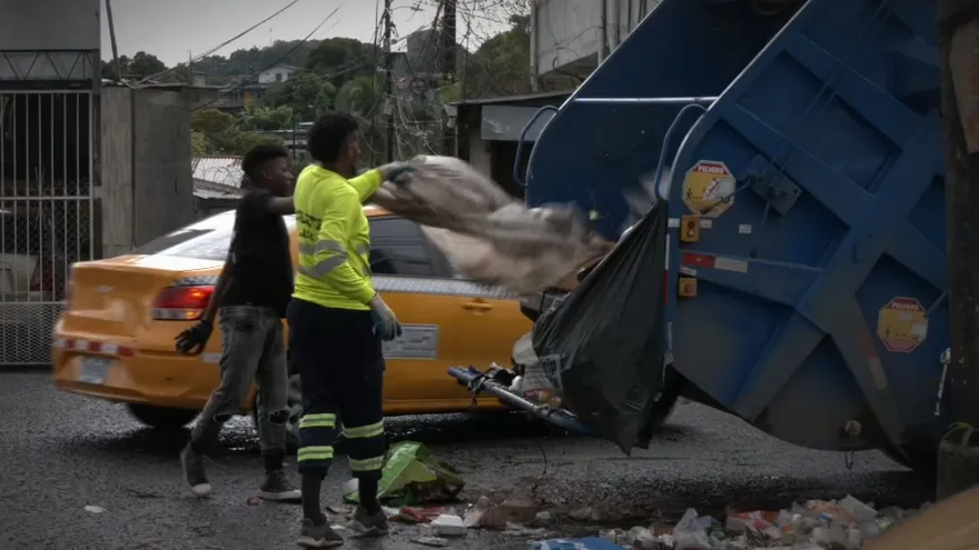 Un recolector de basura.