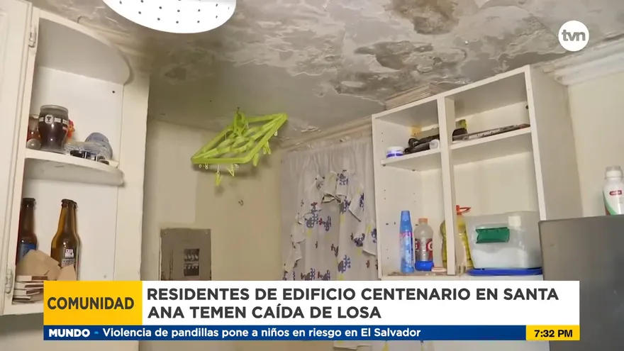 Residente de complejo en Santa Ana temen por filtración de agua