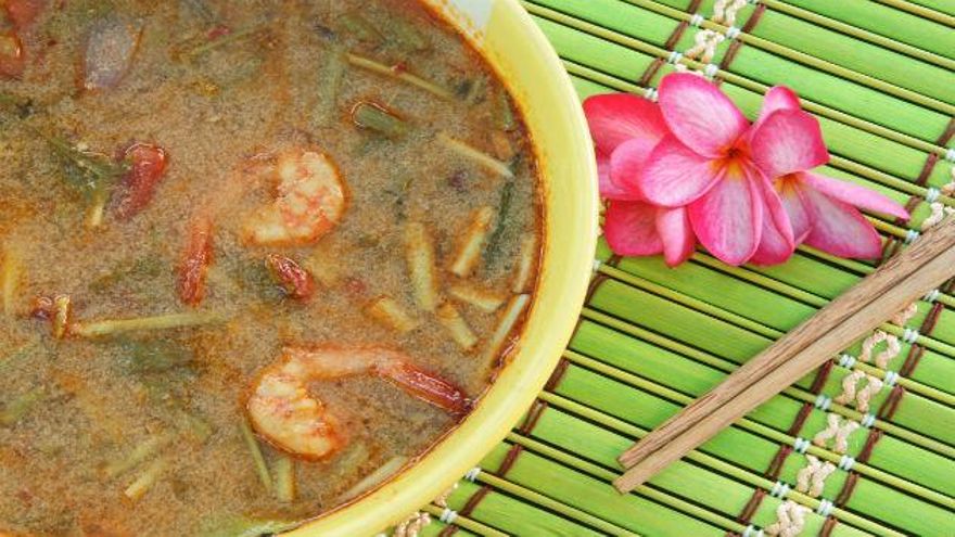 Sopa asiática con camarones