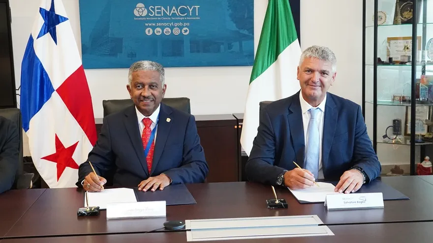 La firma del memorando estuvo a cargo del Dr. Eduardo Ortega Barría, secretario nacional de la Senacyt, y el profesor Salvatore Baglio, presidente de la Fundación Samothrace.