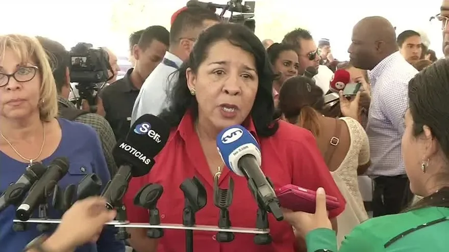 Meduca se encargará de la alimentación en escuelas con jornada única