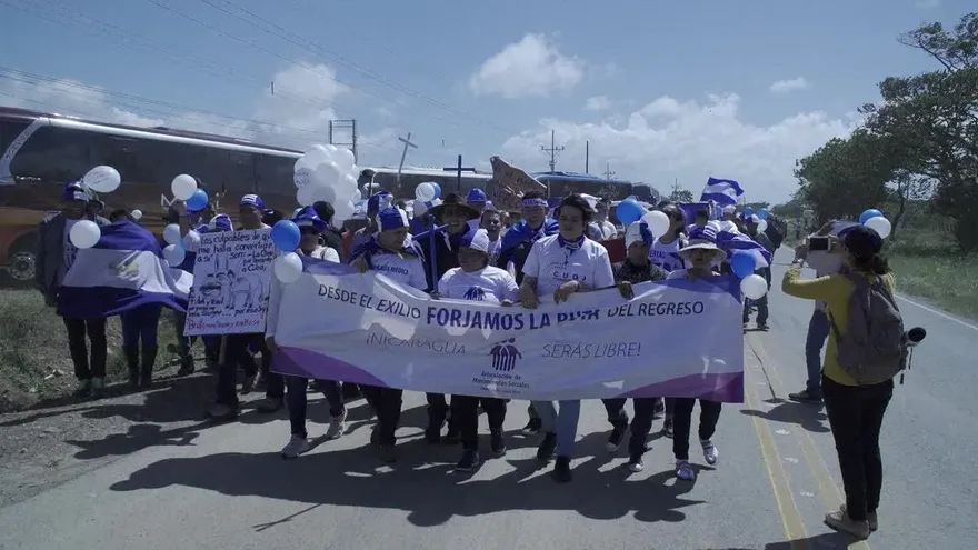 Nicaragüenses en Costa Rica protestan contra Ortega en frontera