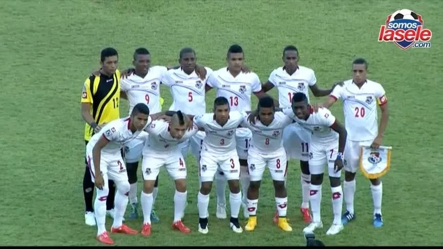 Costa Rica venció a Panamá 2-0 y complica la tabla