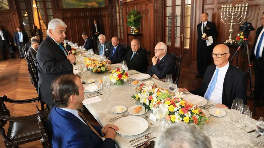 Presidente Mulino se reúne con junta asesora y y directivos del Canal para revisar proyectos