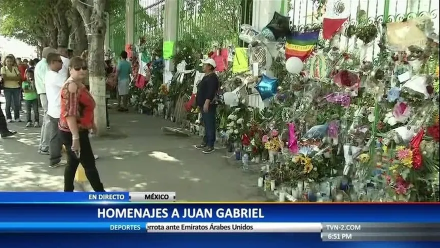 Siguen preparativos para sepelio de Juan Gabriel