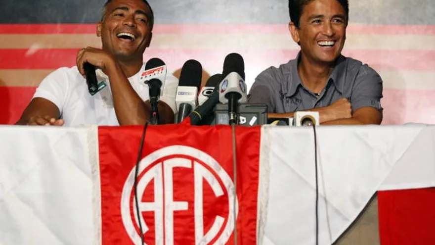 Bebeto y Romario "golean" en elecciones brasileñas