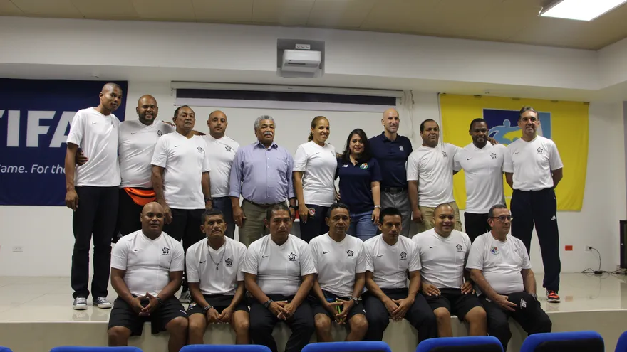 Finaliza el curso de entrenadores de fútbol playa
