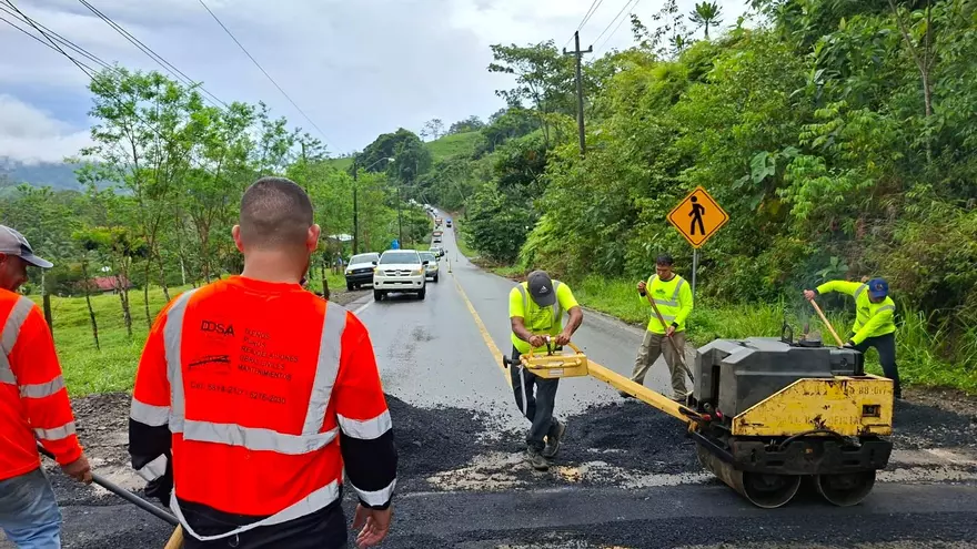Realizan trabajos en vías afectadas por cierres en Changuinola.