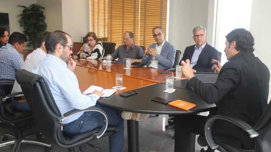 Administrador de la ATP se reúne con empresarios del sector turístico para hablar sobre el coronavirus