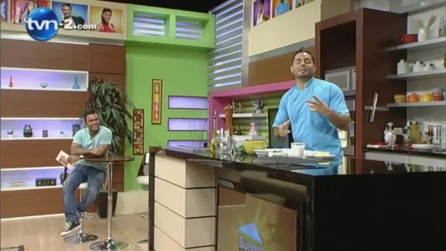 Tacitas De Puré De Papa Con Hierbas Frescas Y Brócoli