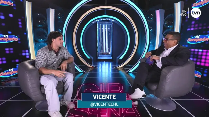 Vicente nos dio ilusionismo puro con dos personajes en tarima