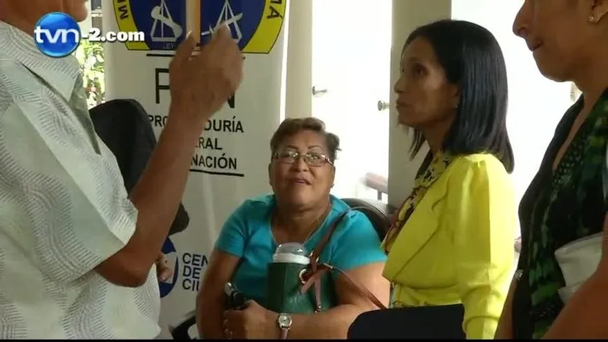 Procuradora se reúne con afectados por Dietilenglicol