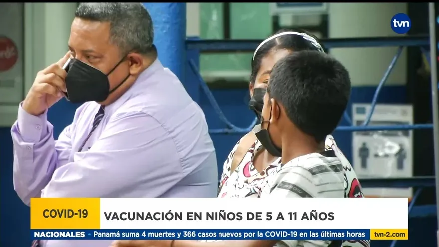 Madres de familia esperan la autorización para vacunar a sus hijos contra la Covid