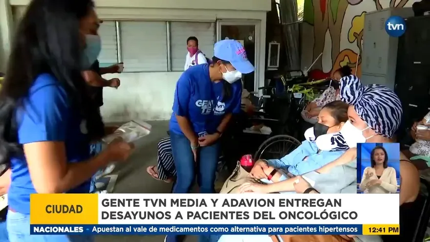 Gente TVN Media y Adavion entregan desayunos en el Hospital Oncológico