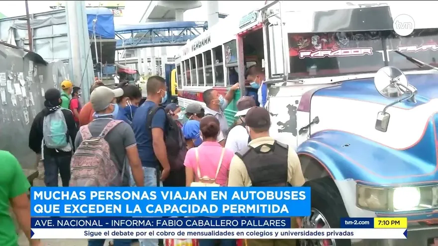 Insisten en viajar en autobuses que exceden la capacidad permitida