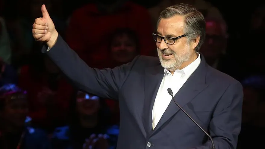 El senador chileno y candidato presidencial Alejandro Guillier.