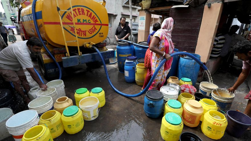 Las mafias del agua se apoderan de un mercado sediento en la India