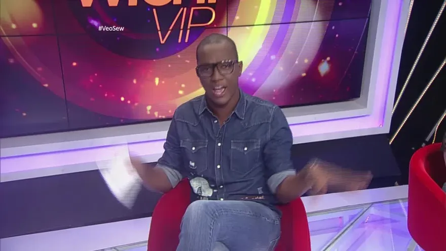 Díselo Cantando a los llorones del Chollywood