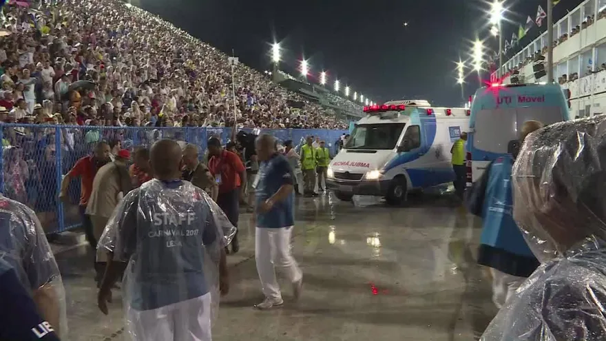 Carroza descontrolada deja 20 heridos en Sambódromo de Río