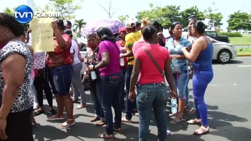 Familiares de detenidos por supuesto pandillerismo protestan frente a Sistema Penitenciario