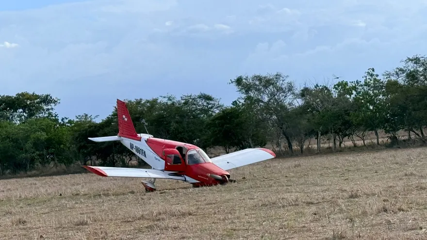 Aeronave realiza aterrizaje forzoso en Aguadulce tras emergencia en pleno vuelo